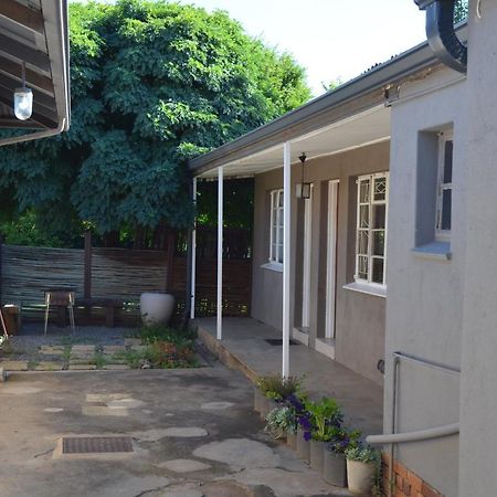 A & R Guesthouse Bloemfontein Exterior foto