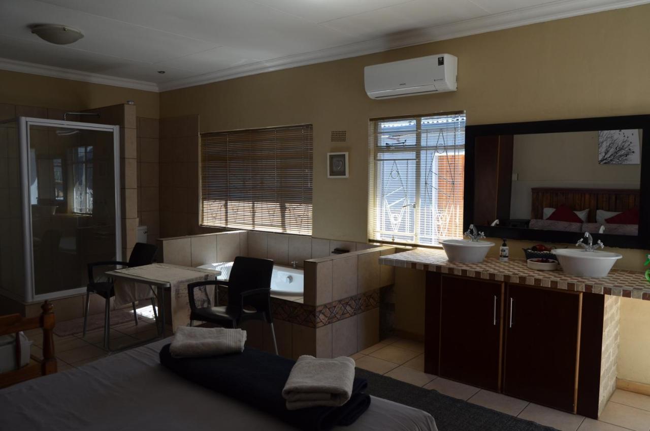 A & R Guesthouse Bloemfontein Exterior foto