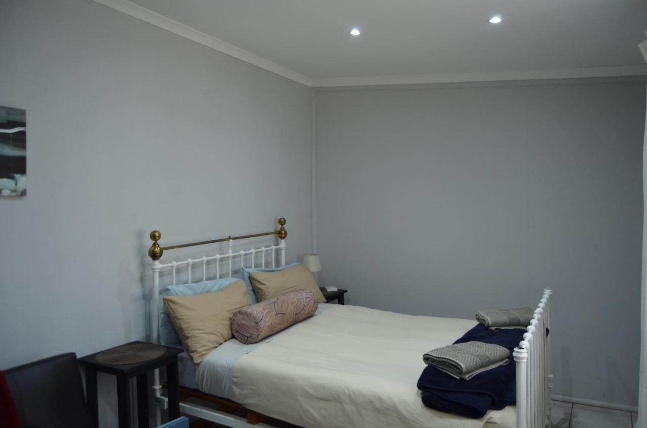 A & R Guesthouse Bloemfontein Exterior foto