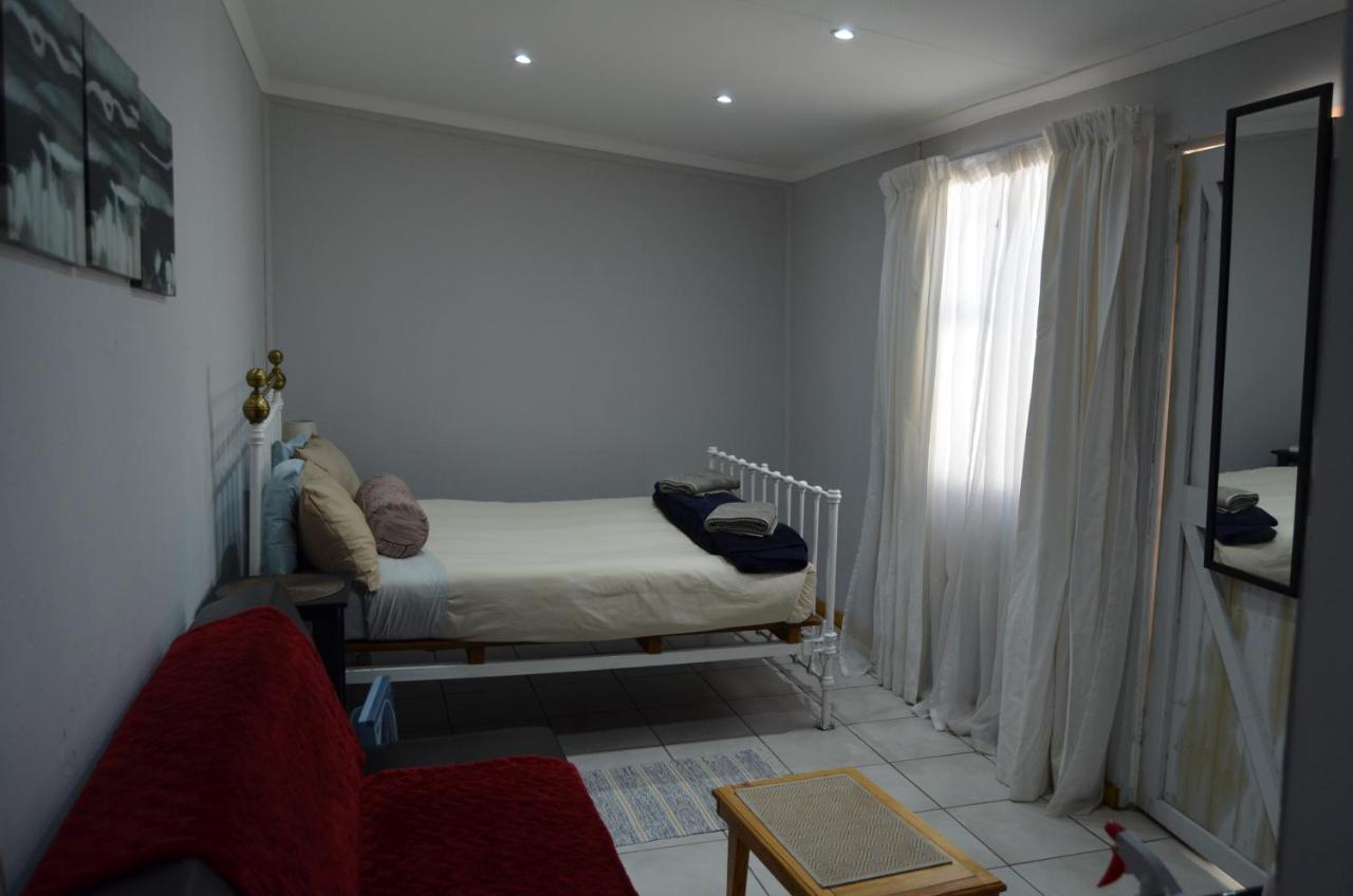 A & R Guesthouse Bloemfontein Exterior foto