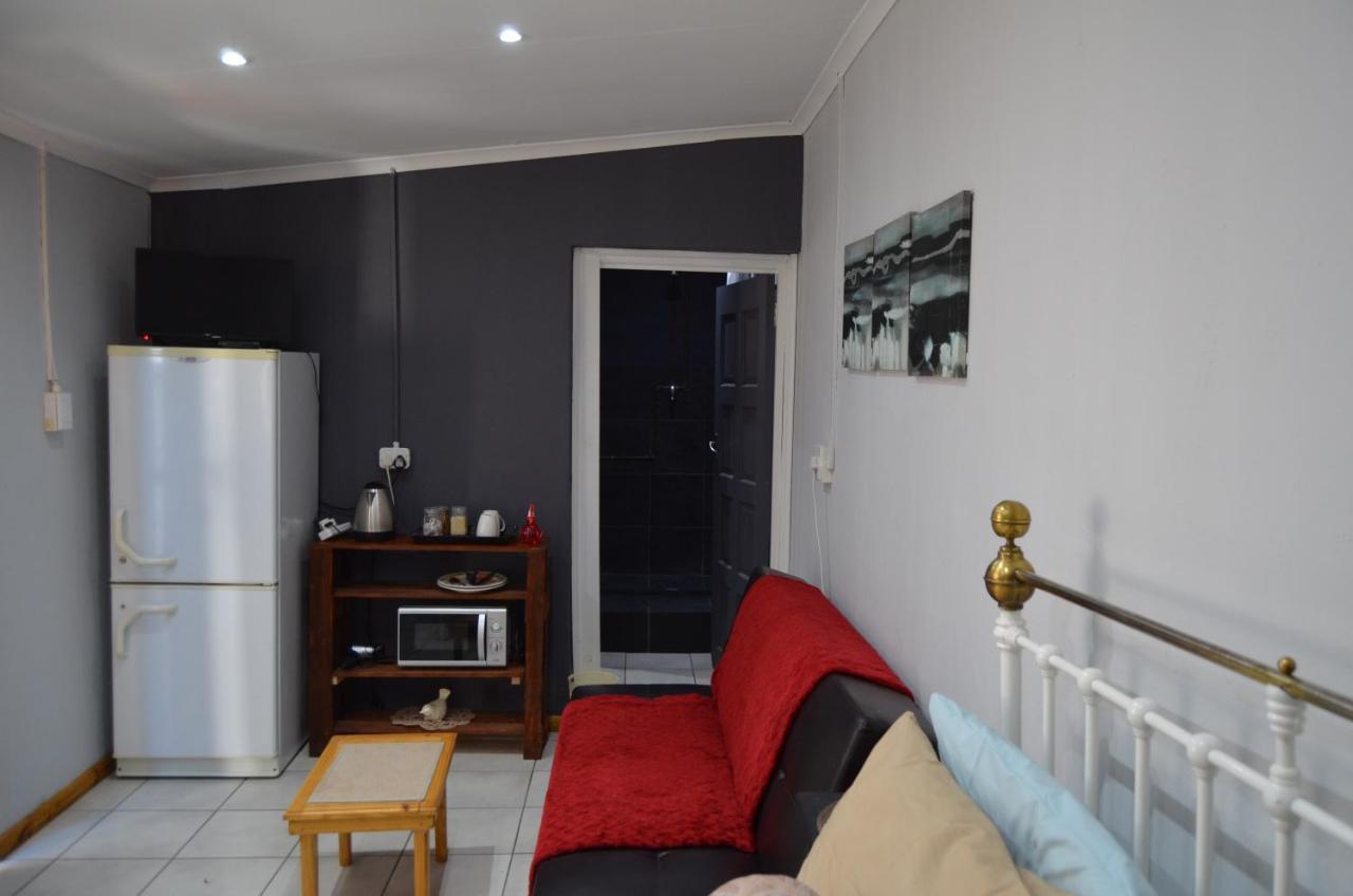 A & R Guesthouse Bloemfontein Exterior foto