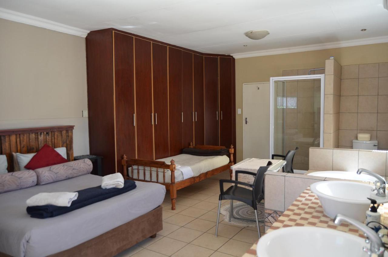 A & R Guesthouse Bloemfontein Exterior foto
