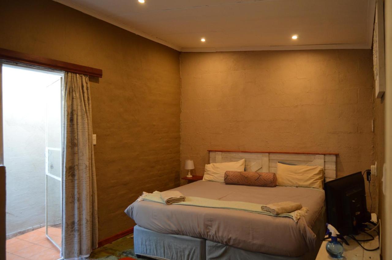 A & R Guesthouse Bloemfontein Exterior foto