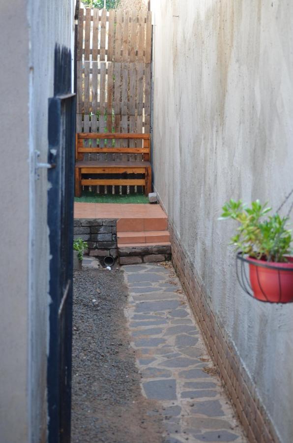 A & R Guesthouse Bloemfontein Exterior foto
