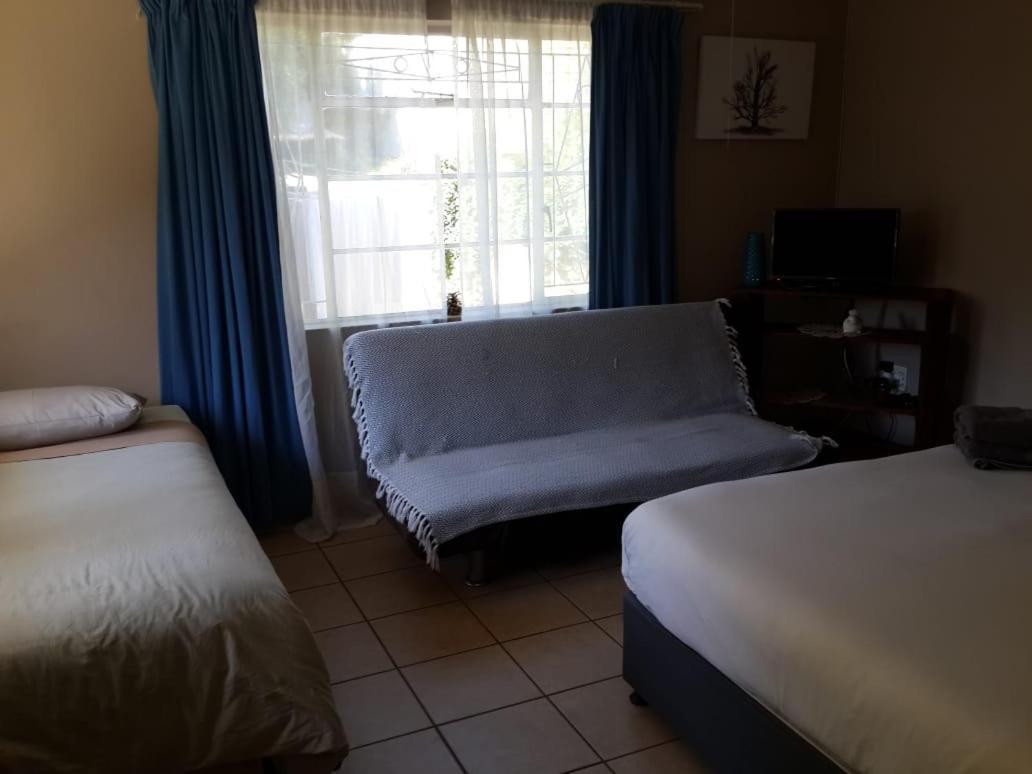 A & R Guesthouse Bloemfontein Exterior foto