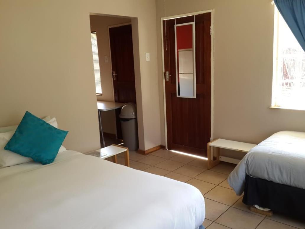 A & R Guesthouse Bloemfontein Exterior foto